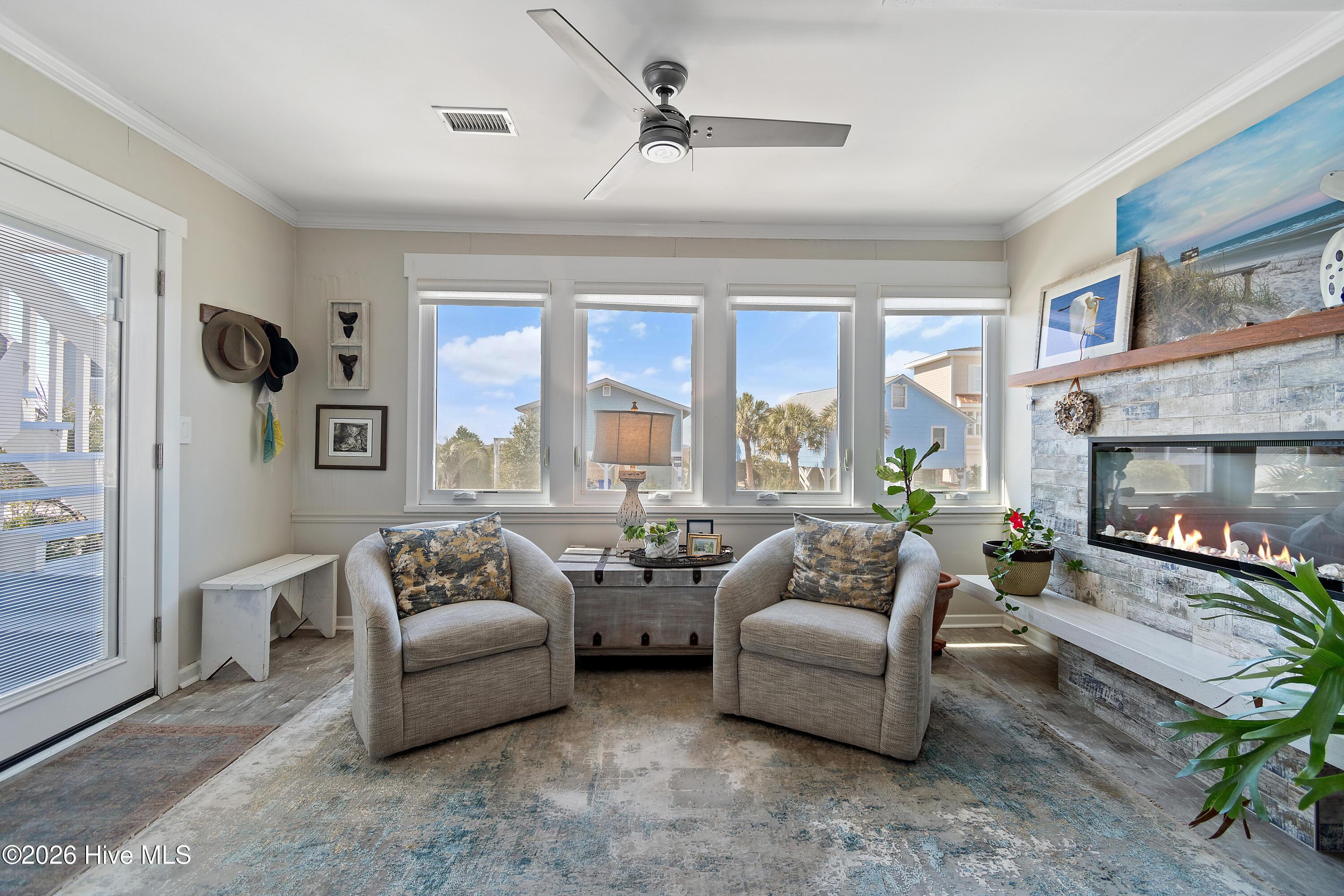 Image 2: 40940thSt - 15_edited