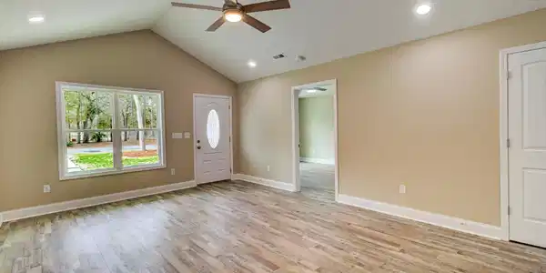 Image 4: 3_2 Tandem Front Room
