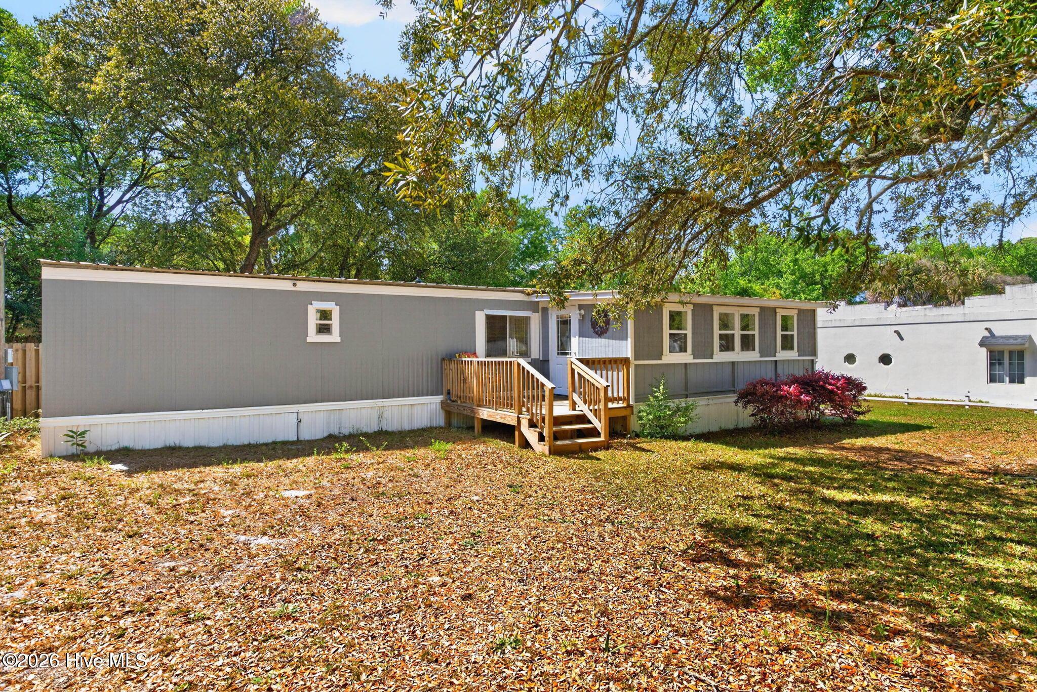 Image 2: Beach Life at 2495 Barracuda