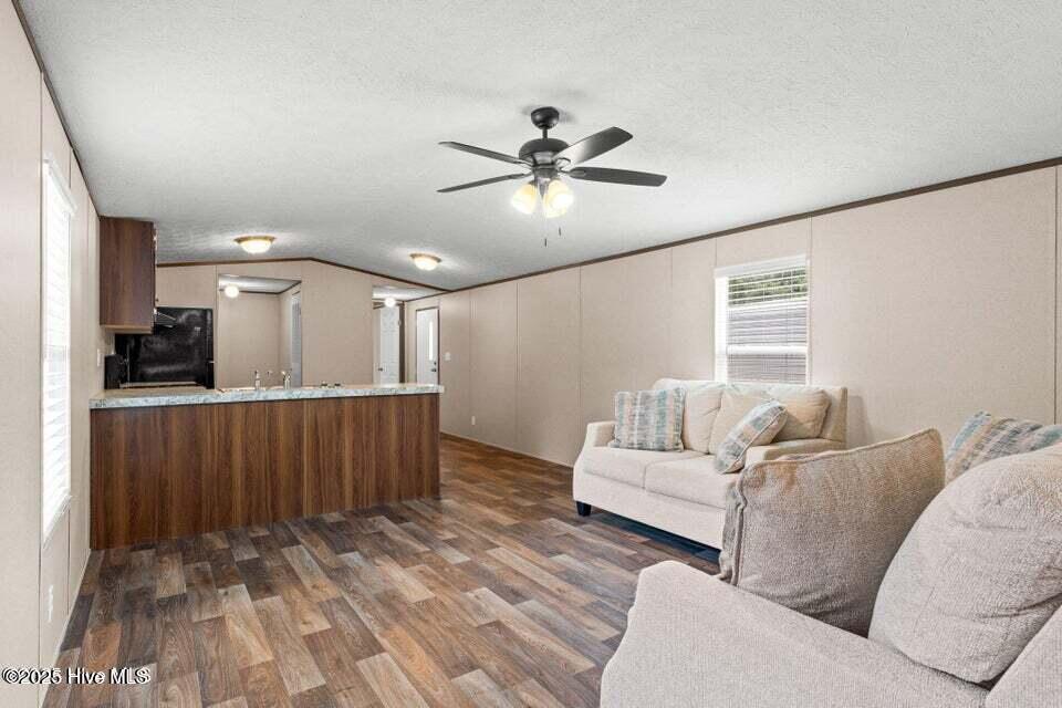 Image 2: 20250912210238770085000000-o (1)