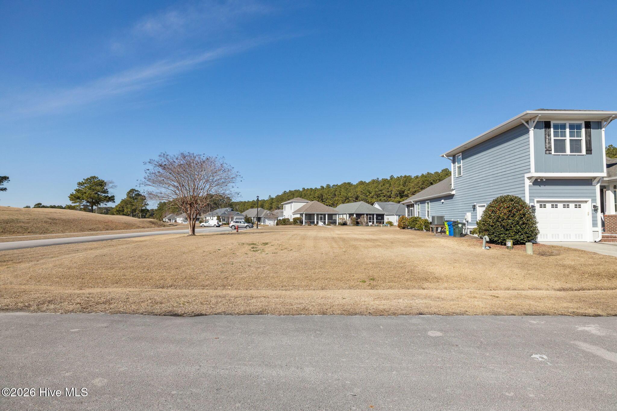 Image 3: 106 Finch Loop Road