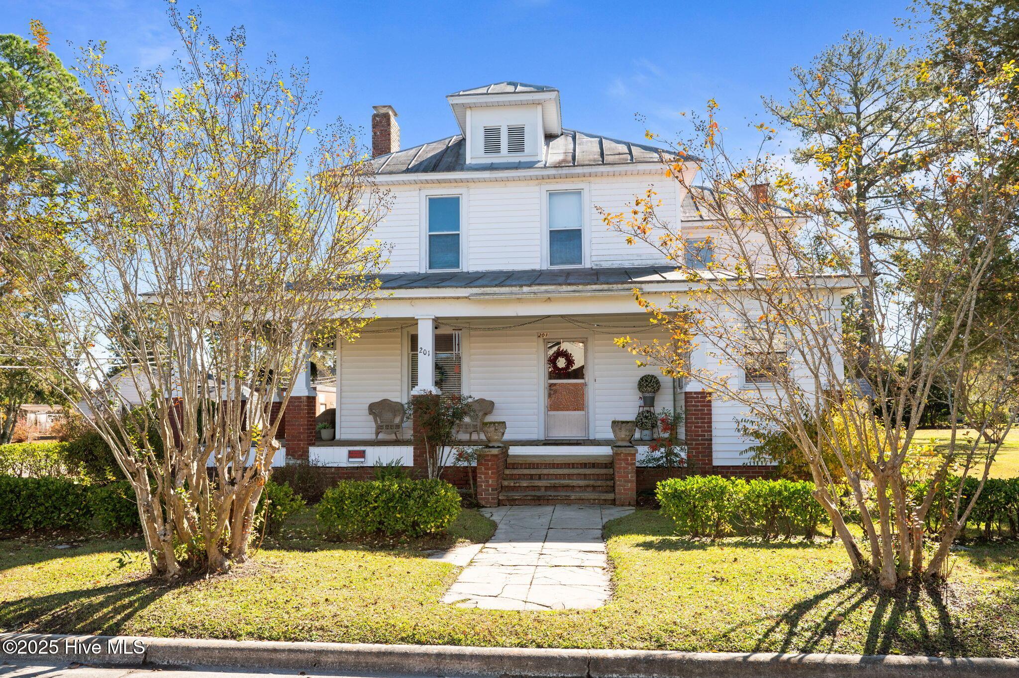 Image 1: 2-web-or-mls-LHV_0861