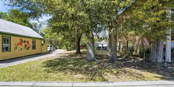 Image 3: 413 N. Howe St., Southport, N.C.