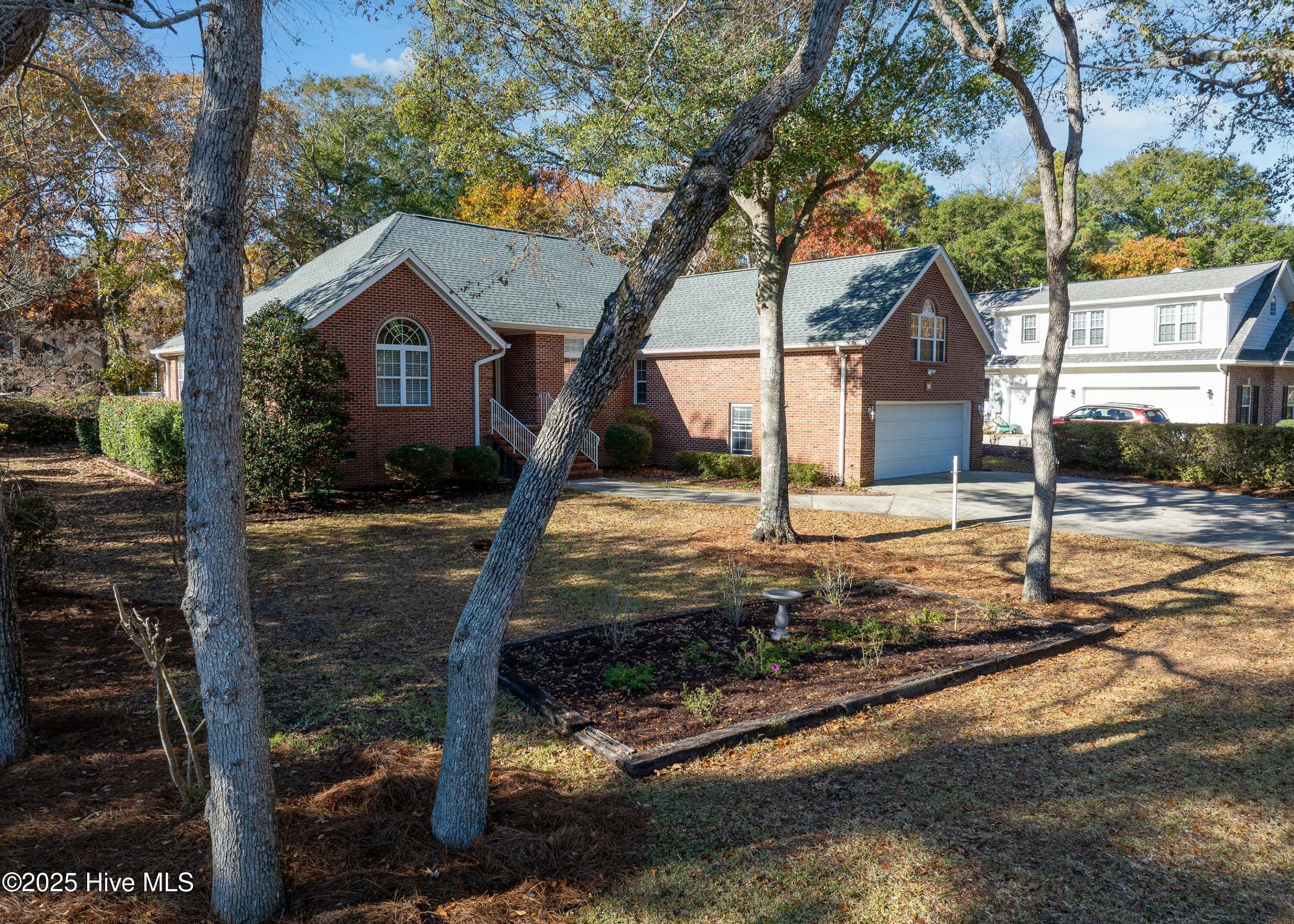 Image 4: 345 Lockwood Dr MLS-2