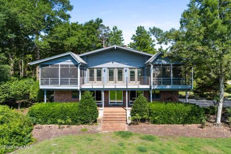 152 Edgewater Lane
