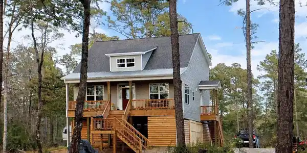 Image 2: Creek Pointe Front