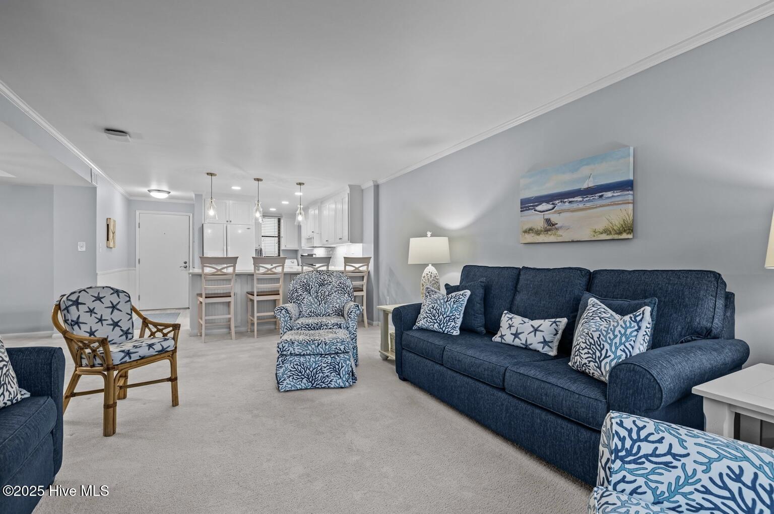 Image 4: 04FE530D-4ACC-4E30-B3DE-652224A1BD2B