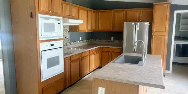 Image 4: Kitchen