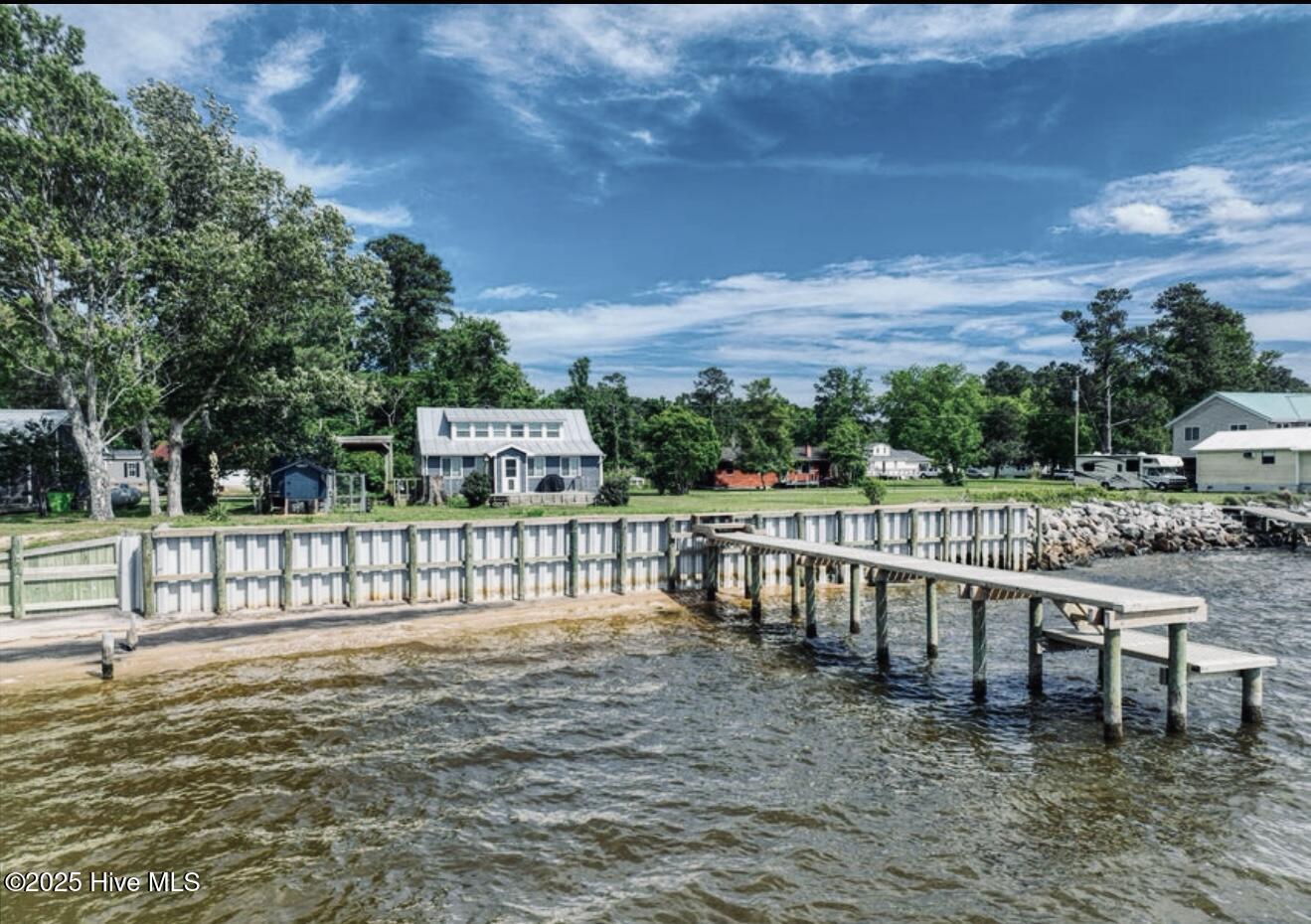 Image 1: Angler's Paradise