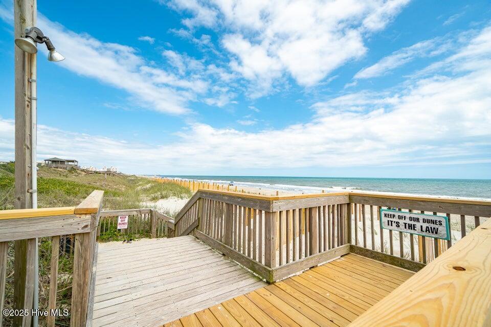 Image 3: Private beach access