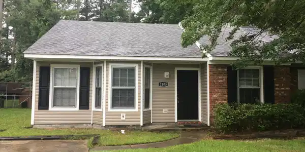 2105 Rolling Ridge Drive
