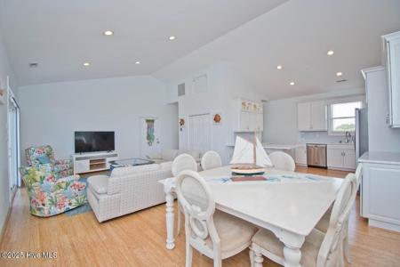 5405 Emerald Drive Unit E