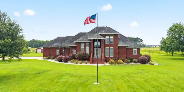 111 Ivy Neck Road