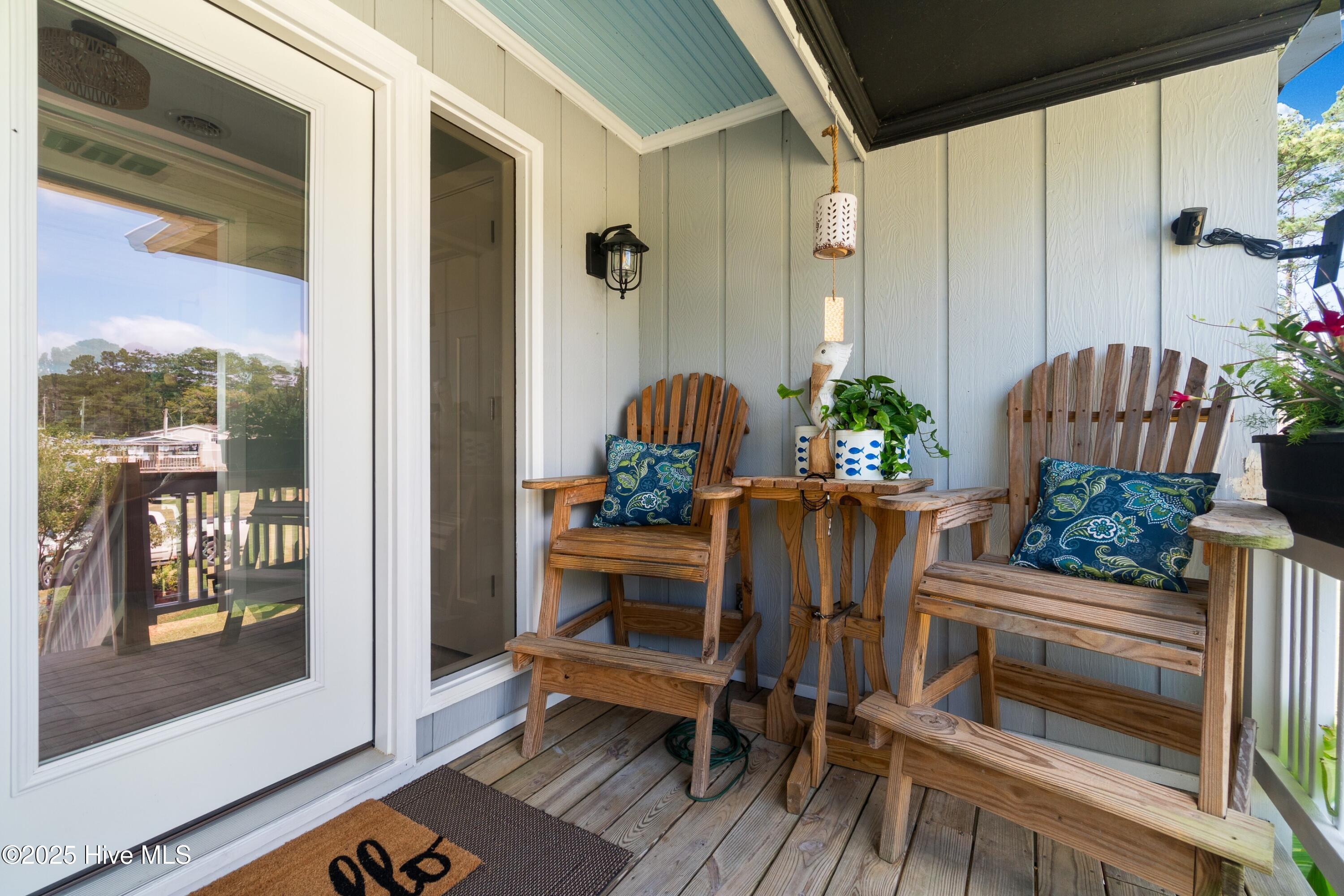 Image 4: 004_Entrance