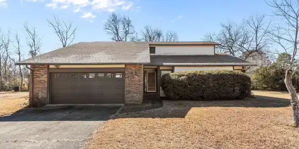 3607 Mandy Lane
