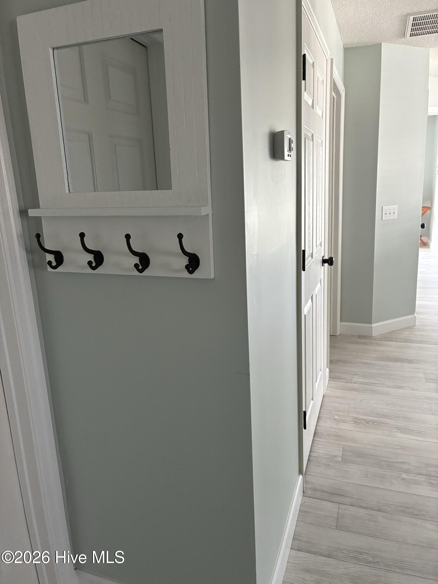 Image 4: Foyer