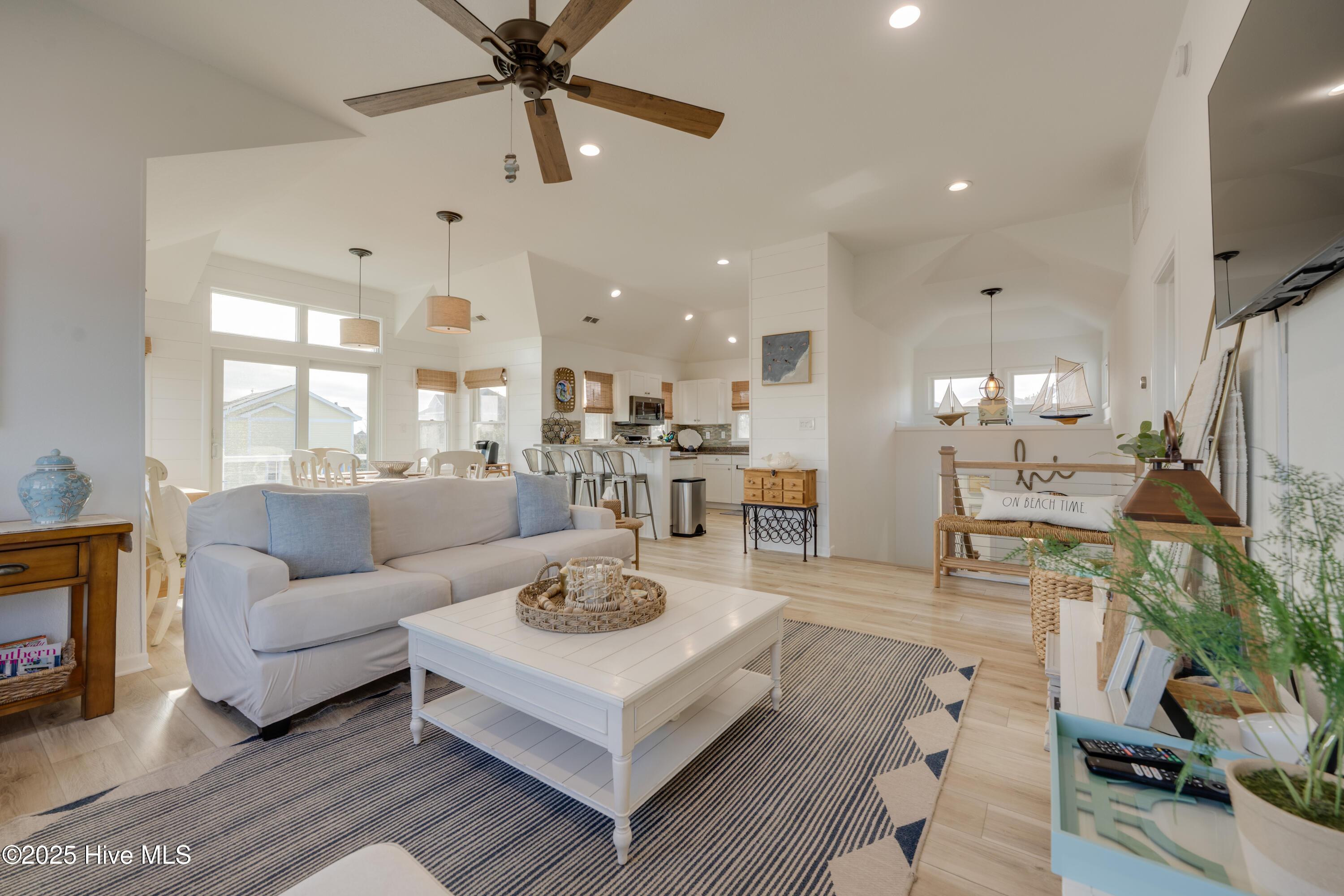 Image 4: 824 Windswept Ct-7