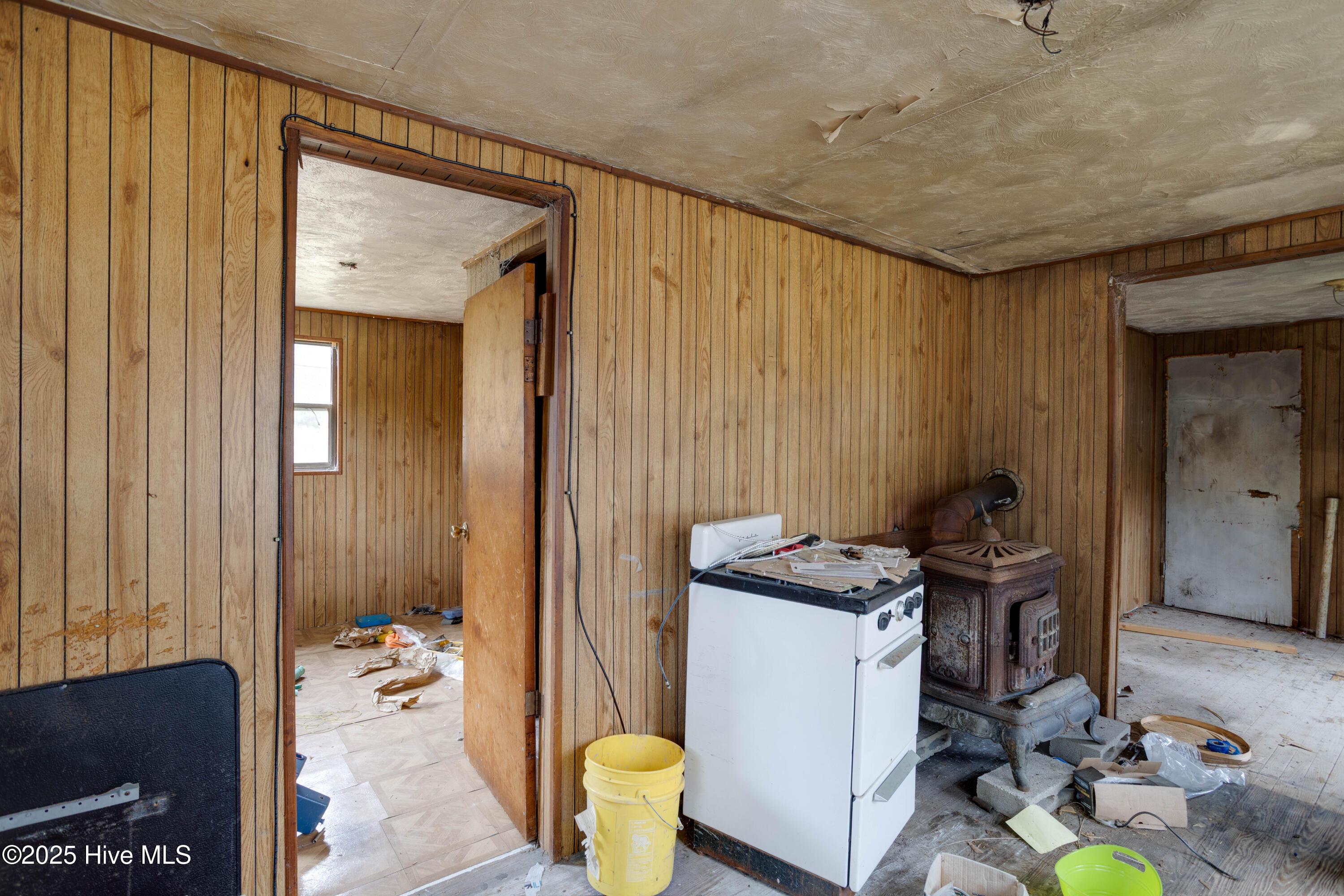 Image 4: House Interior