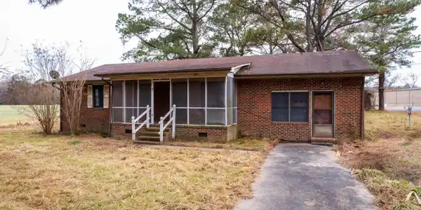 194 Northeast Drive