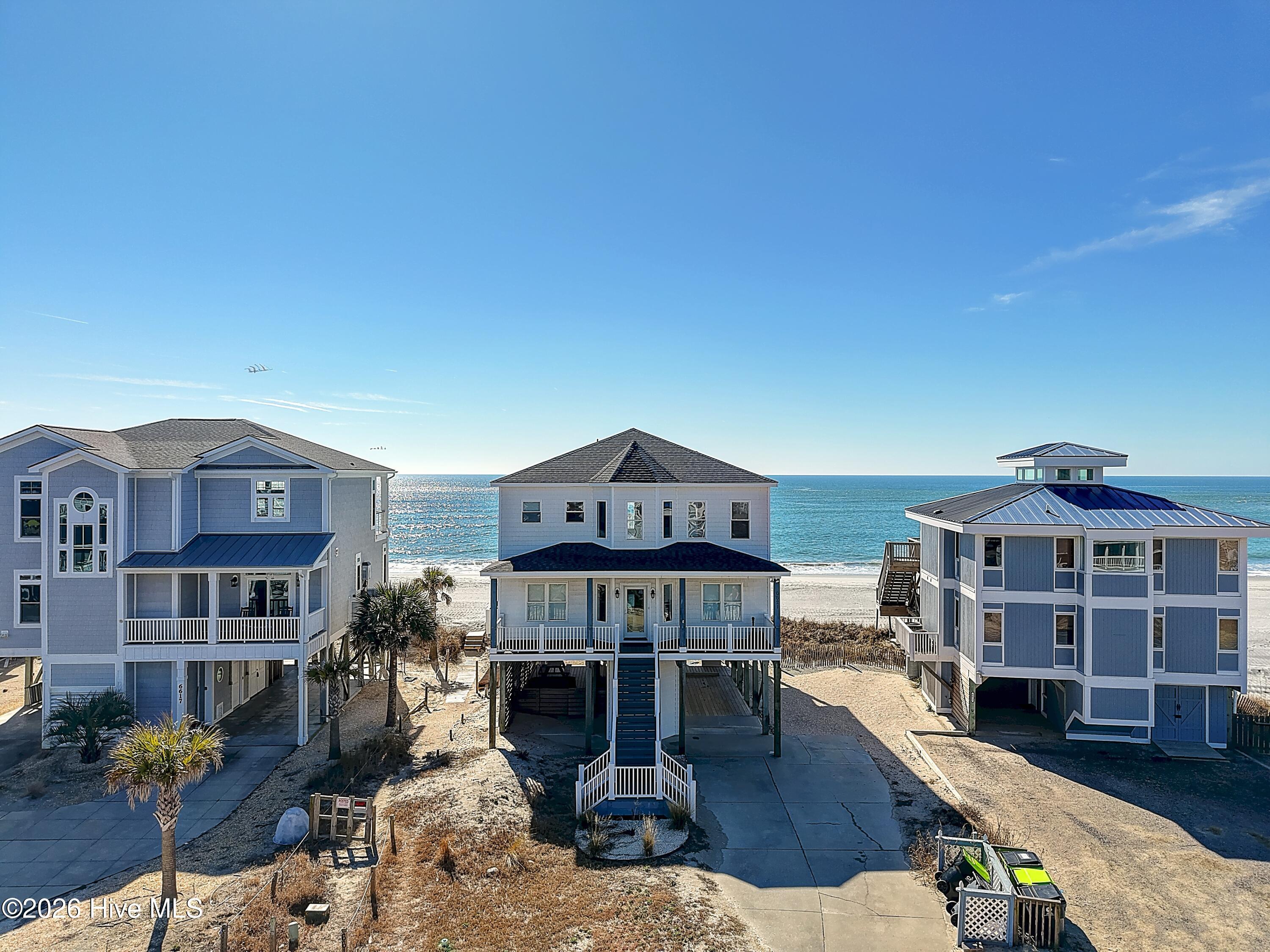 Image 3: 6621 W Beach Drive