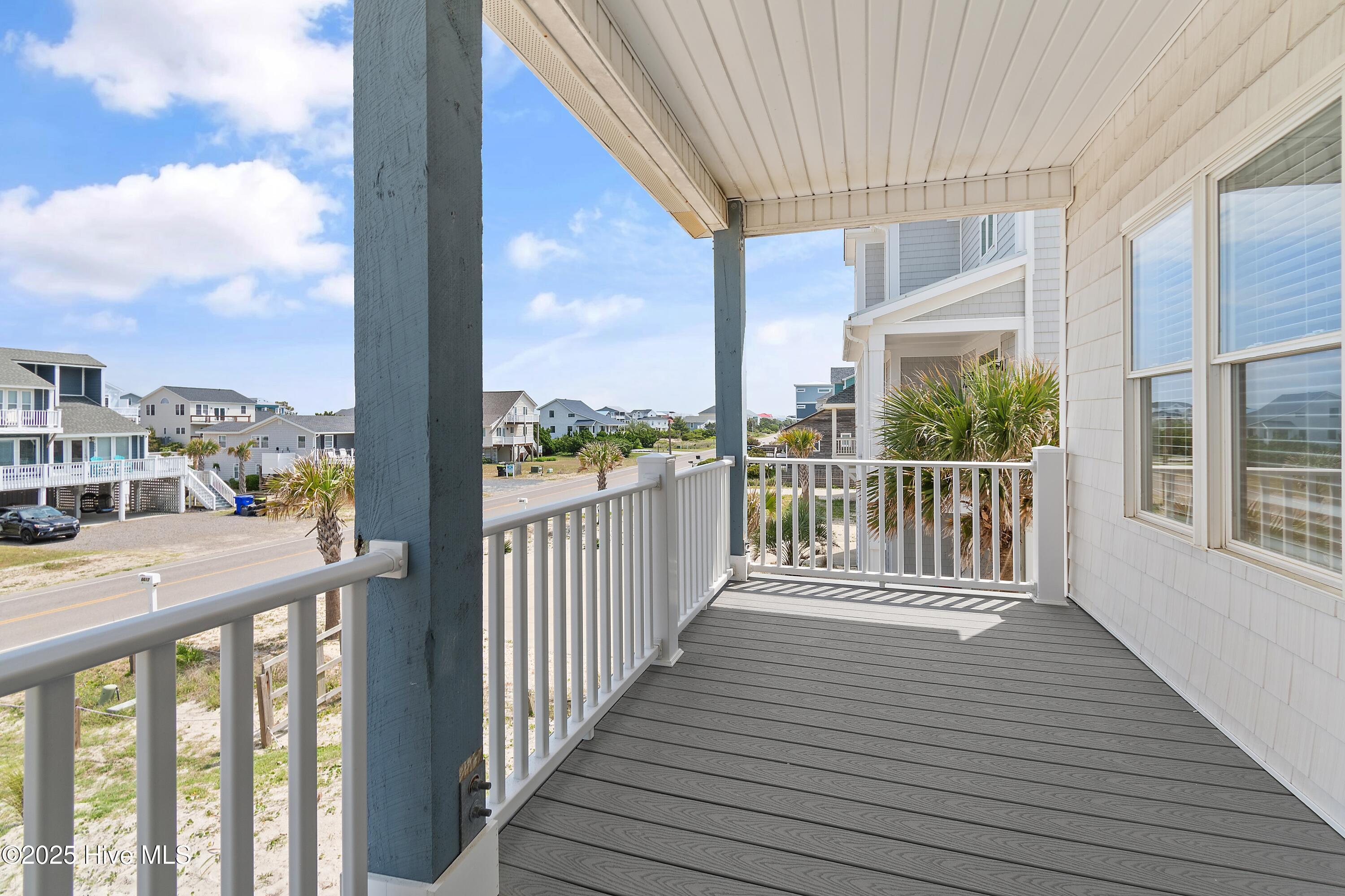 Image 4: 6621 W Beach Drive