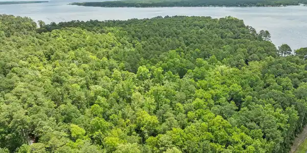 Image 2: 1-web-or-mls-DJI_0348
