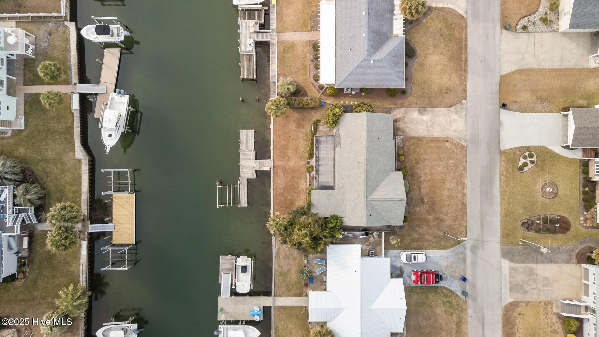 Image 4: 42-web-or-mls-DJI_20251217143606_0160_D