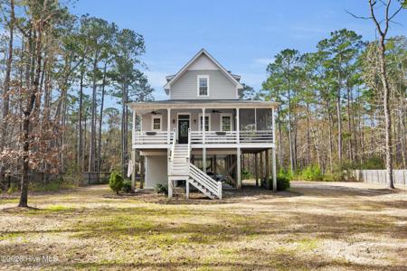 61 Spinnaker Point Road N