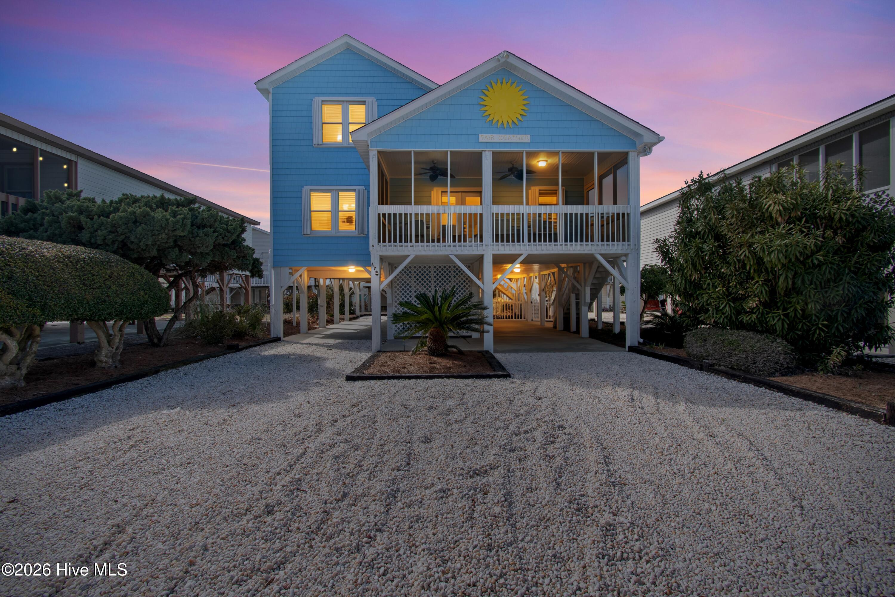 Image 3: Super Cute Beach House For Sale