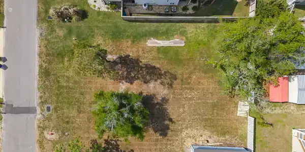 Image 3: 1408 Searay Lane