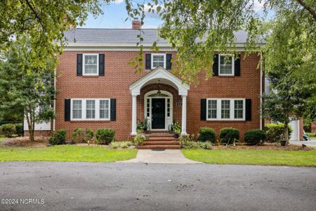 816 River Road