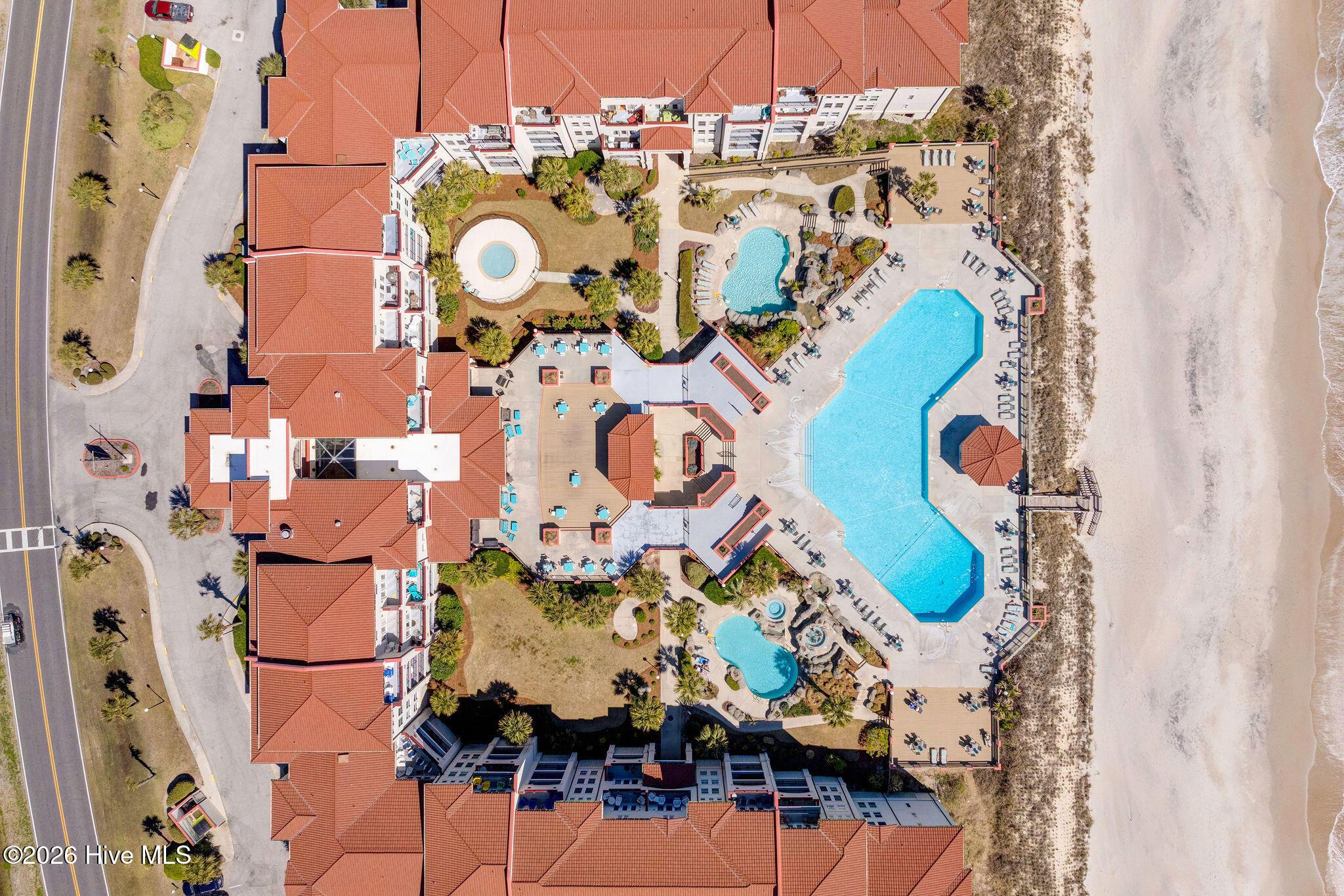 Image 4: VillaCaprianiDrone_09