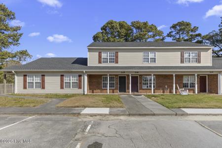 218 Palace Circle