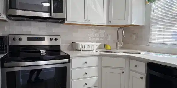 Image 3: Kitchen