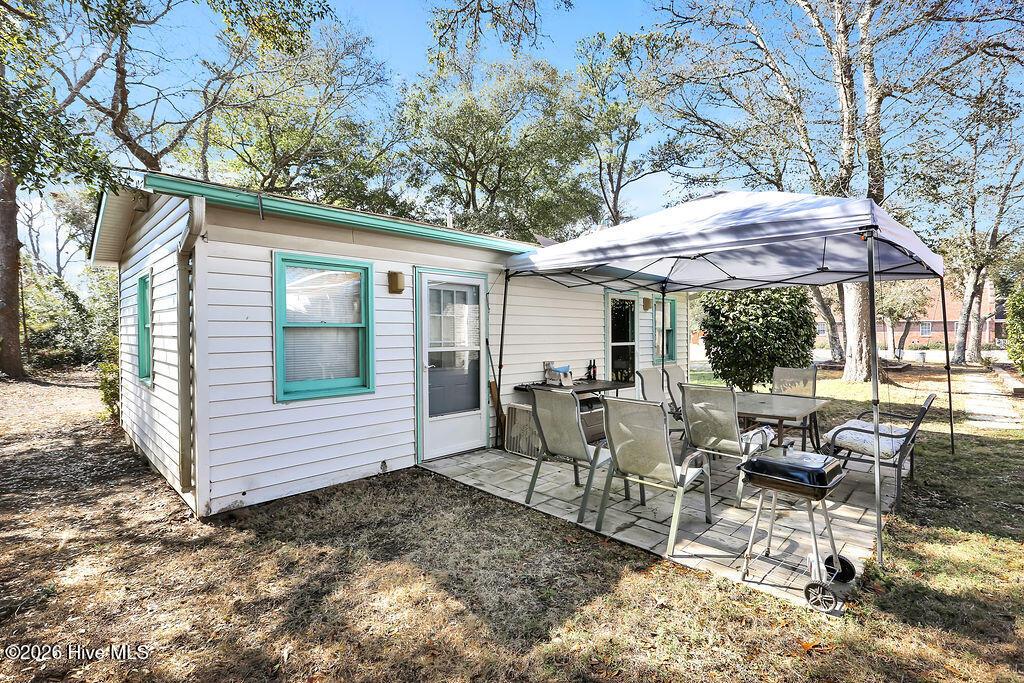 Image 3: 104Southeast16thStreet-35