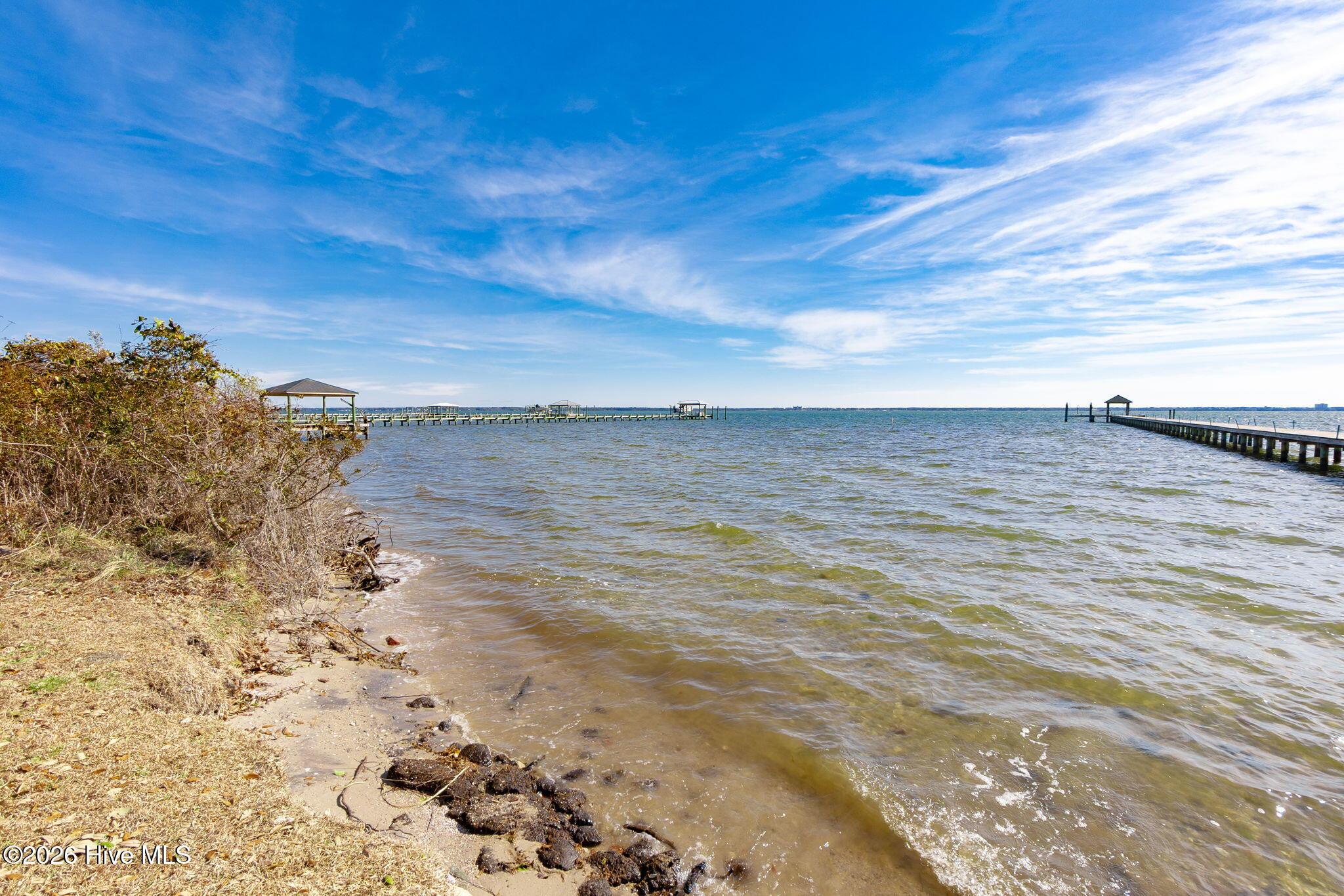 Image 3: 33-web-or-mls-chadwick-visuals-213-sea-t