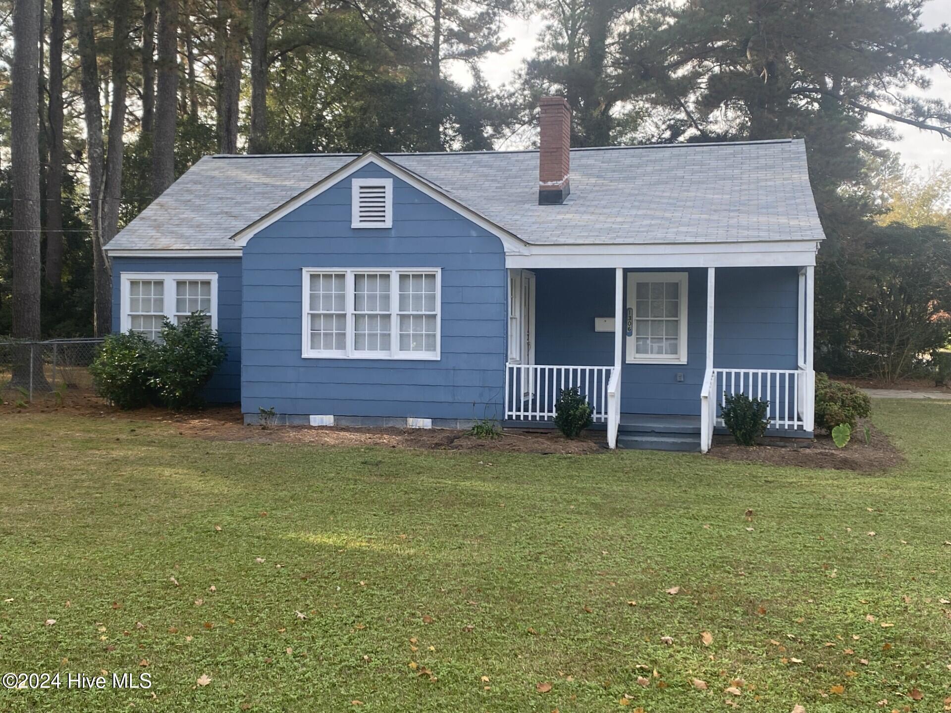 Image 2: 1306 N Respess Street - front view a