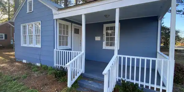 Image 3: 1306 N Respess Street - front view 2