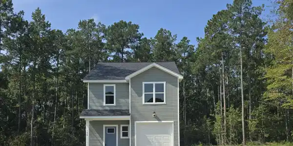 104 Palm Circle