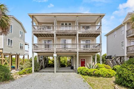 3759 Island Drive