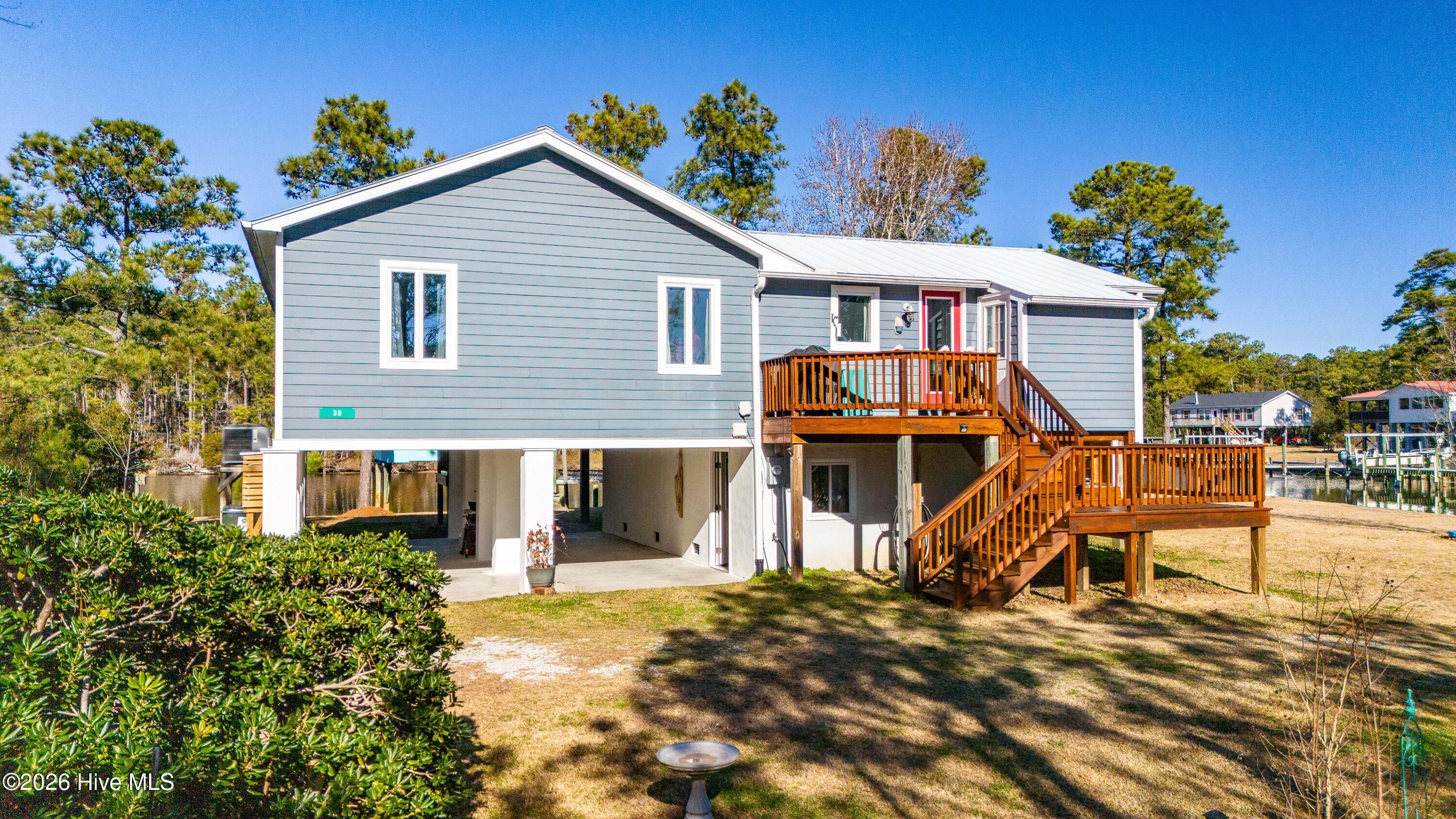 Image 2: 002_Exterior FrontCar Port