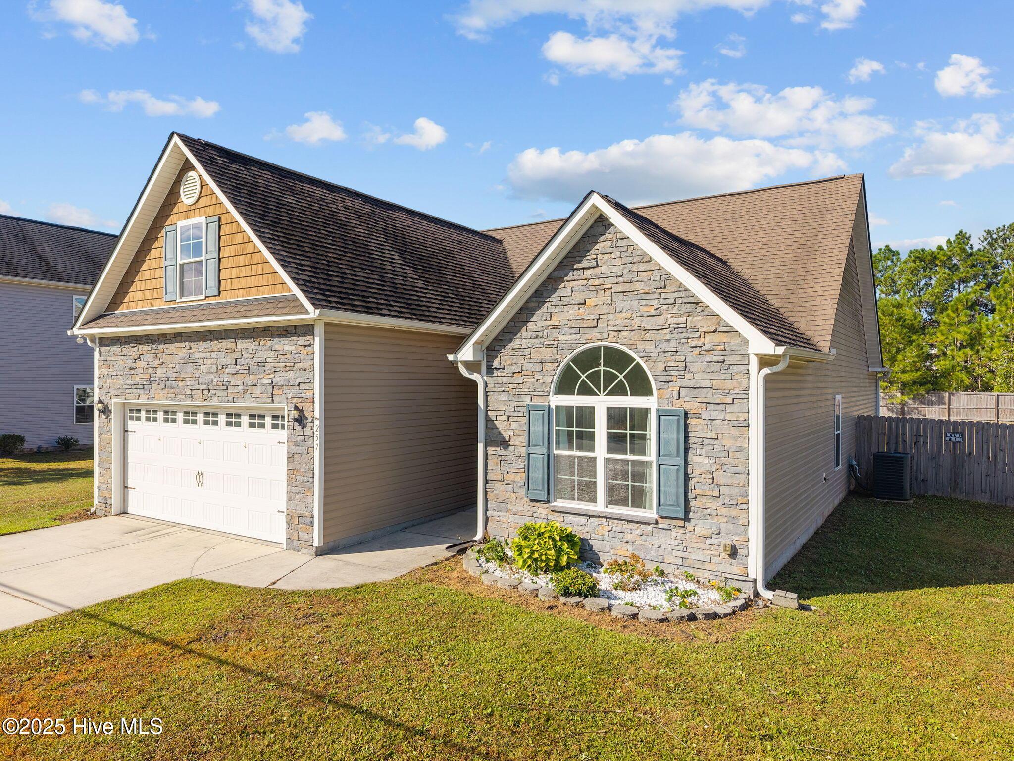 Image 2: 2-web-or-mls-257 E Ivybridge Dr. 74
