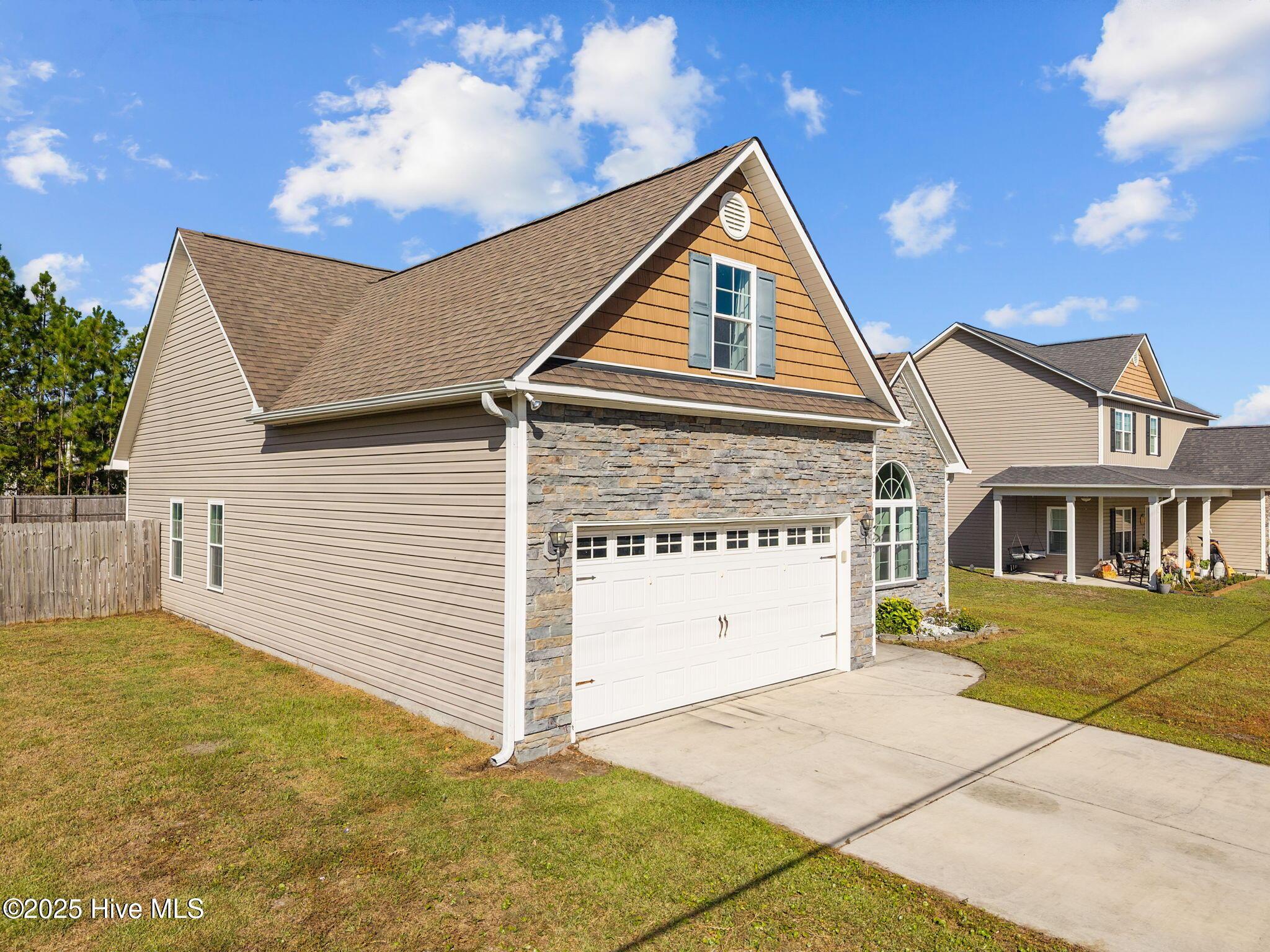 Image 3: 3-web-or-mls-257 E Ivybridge Dr. 75