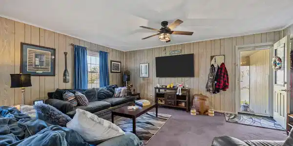 Image 4: 458 Bayview Dr