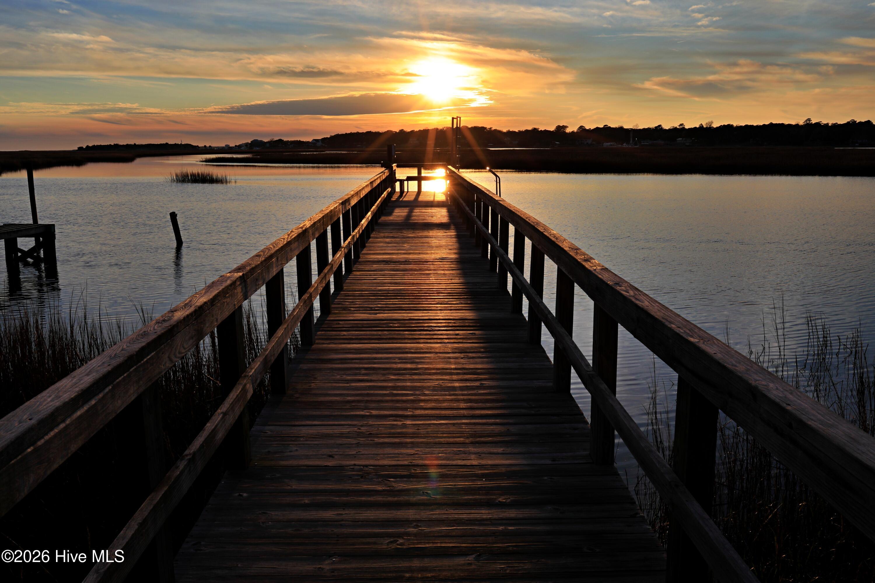 Image 4: pier