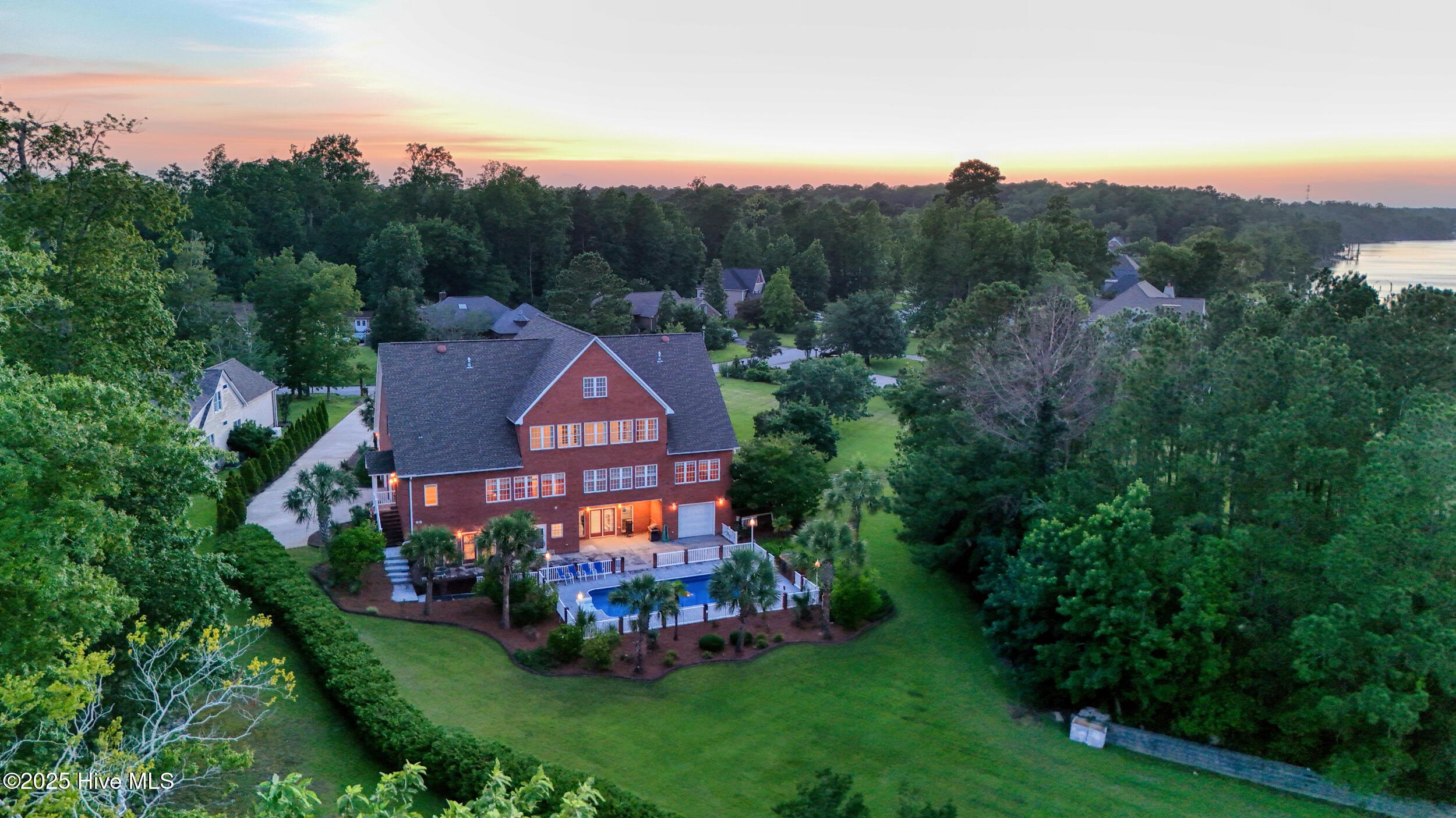 Image 2: 2_dji_20250618202816_0034_d_hdr