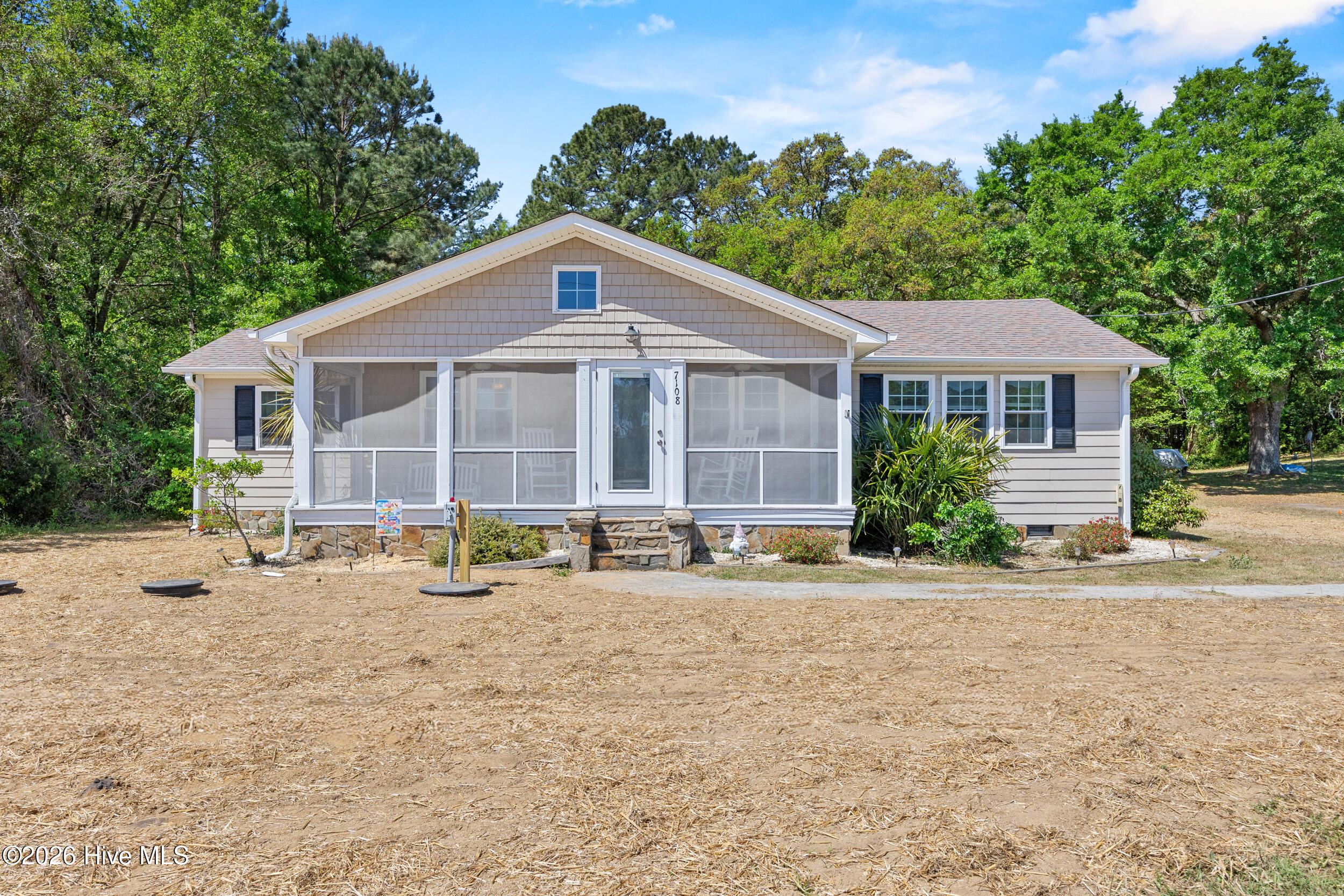 Image 3: 1_front exterior