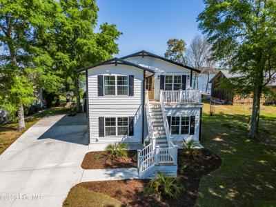 725 Chadwick Shores Drive