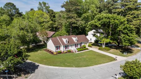 1902 Pinetree Drive