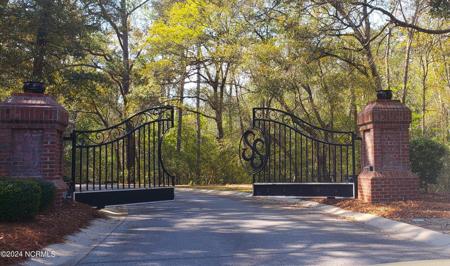 627 Valverda Street SW